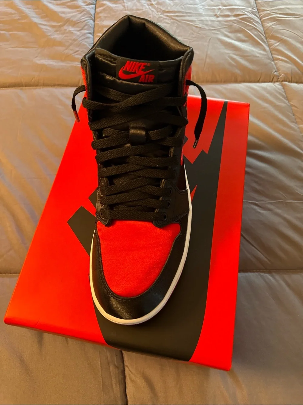 Nike Air Jordan 1 Hi Black/Red Retro